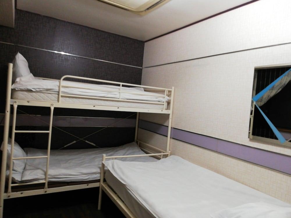 Family & Bakpak Tokyo Hostel Zewnętrze zdjęcie