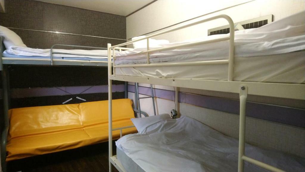 Family & Bakpak Tokyo Hostel Zewnętrze zdjęcie